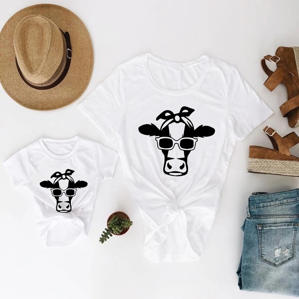 

2021 New Tshirt Women Baby Girl Stylish Cow With Glasses Printed Mommy and Me T Shirts Koe Knuffelen Streetwear Tshirt Trendy