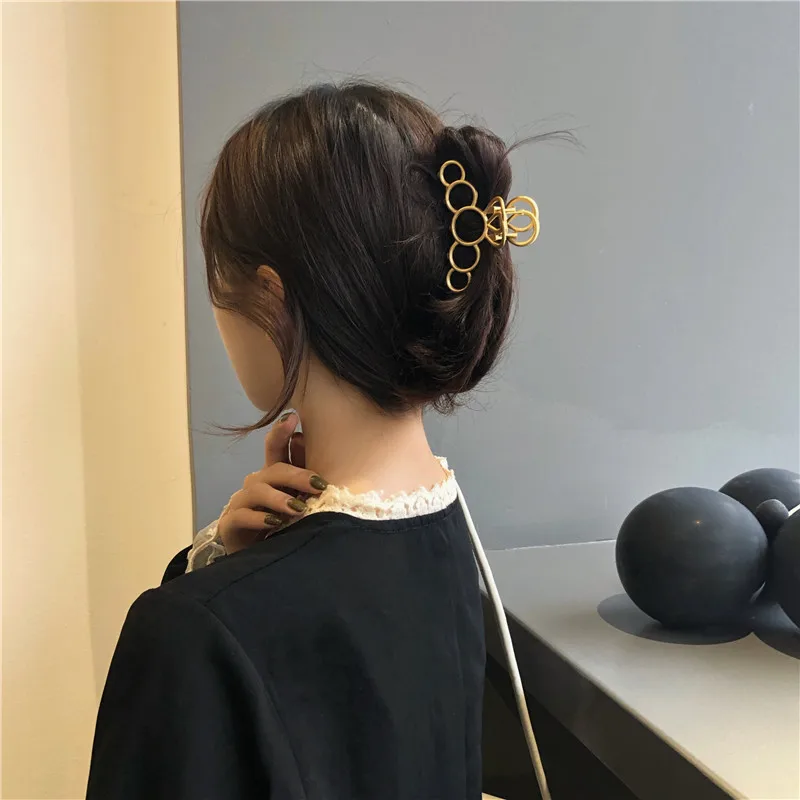 

Senior South Korean Feeling Grab Clamp Large Circle Chain Hairpin Head Horsetail Clip Headdress Hairpin Female