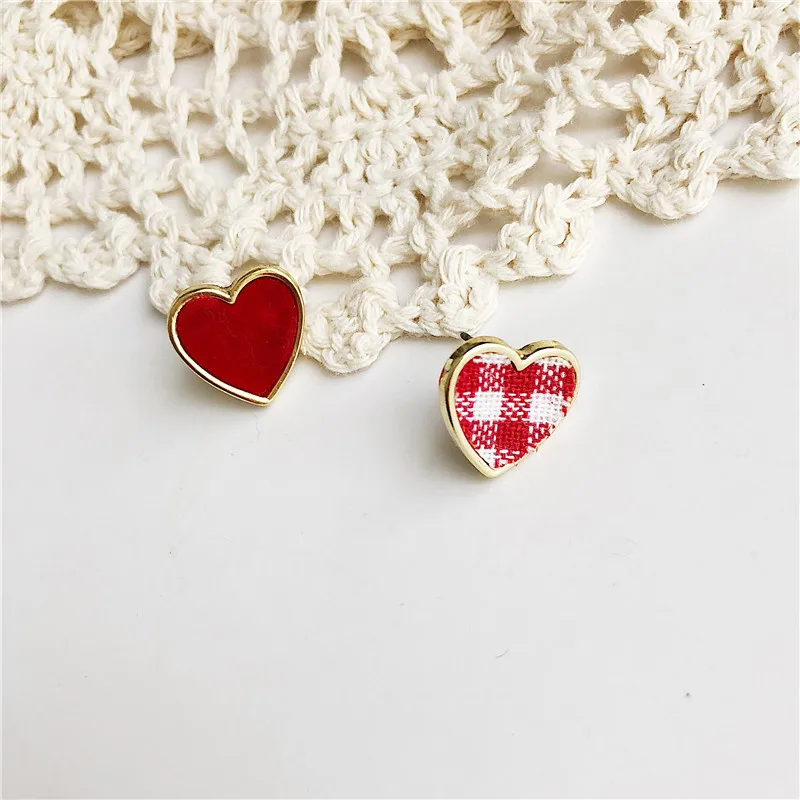 Stud Earrings-Red Асимметричные, геометрической формы в клетку, сердце, милые клипсы для ушей, Простая любовь, без серьга дырка, ювелирные изделия для женщин - Окраска металла: Stud Earrings-Red