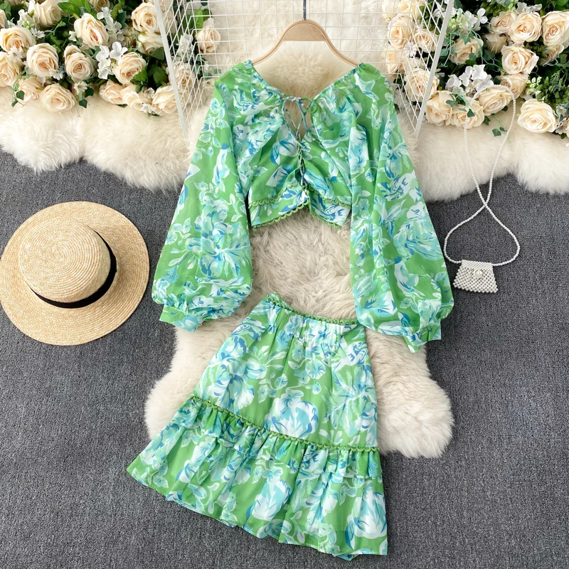 

Holiday Two-piece Suit 2020 New Women Fashion Deep V-neck Sexy Long Sleeve Chiffon Short Blouse + High Waist Skirt Sets Q620