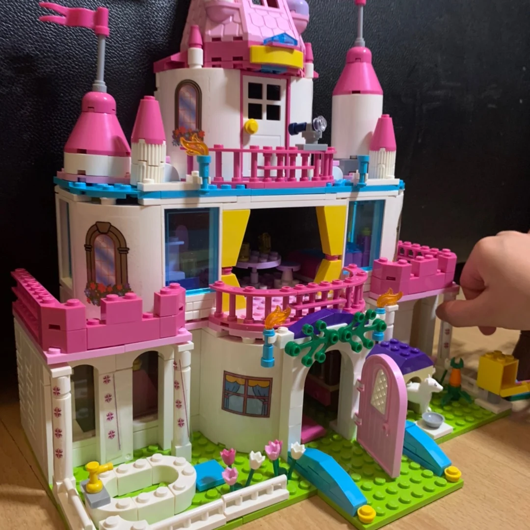 

616PCS Princess Series Castle Building Blocks Magical Ice Castle Bricks Compatible Girls Friends Educational Toys For Children