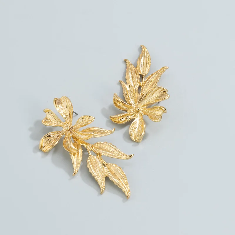 

Statement 2 Designs Irregular Metallic Flowers Dangle Earrings for Women Girls Gold Silver Colour Long Earrings Accessories