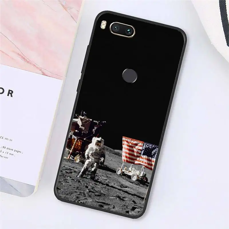

Astronaut Report fashion pattern Phone Case For Xiaomi Redmi note 7 8 9 t k30 max3 9 s 10 pro lite Luxury brand shell