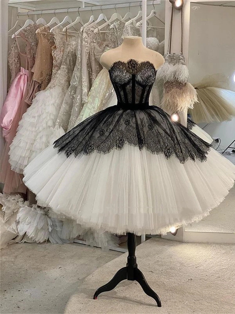 

Gothic Black And Ivory Wedding Dress Short 2021 Strapless Puffy Ball Gown Lace Tulle Corset Vintage Robe De Soirée Mariage
