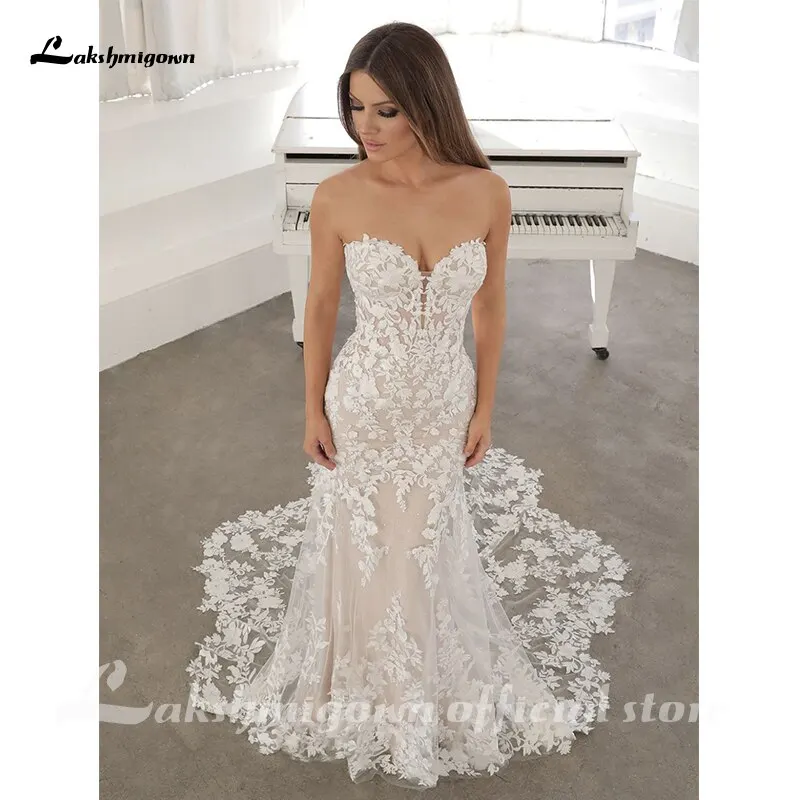 

Strapless Mermaid/Trumpet Wedding Dresses Sleeveless/Backless Court Train Tulle with Lace and Appliques abiti da sposa