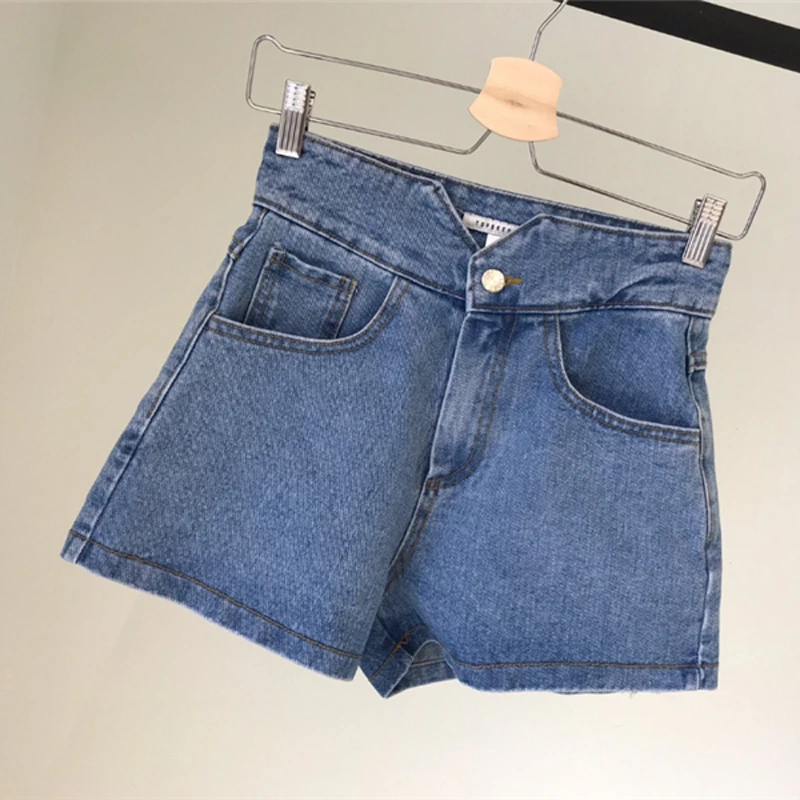 

BGTEEVER Vintage High Waist Women Denim Shorts Button Up Loose Denim Blue Summer Female Jeans Shorts 2020 Streetwear