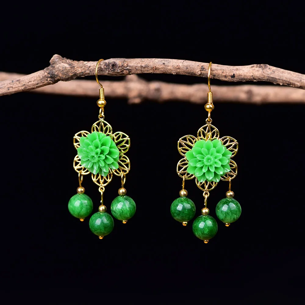 Китайские темпераментные изысканные серьги с подвеской из зеленого камня