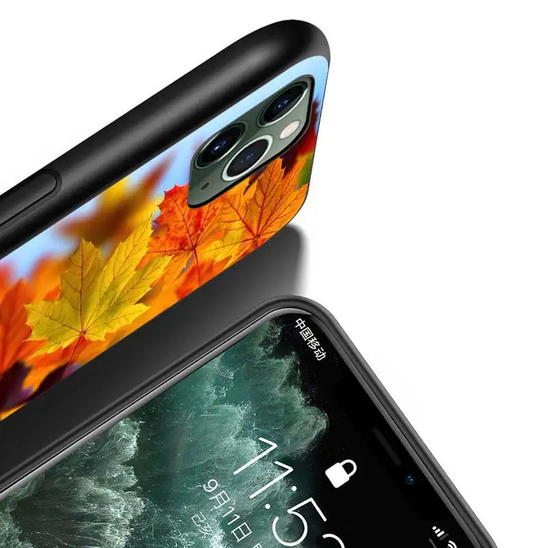 

Autumn Maple Leaf Art for iPhone 12 Mini 11 11Pro X XR XS Max 8 7 6 6S Plus 5S SE 2020 Phone Case Bright Black Cover