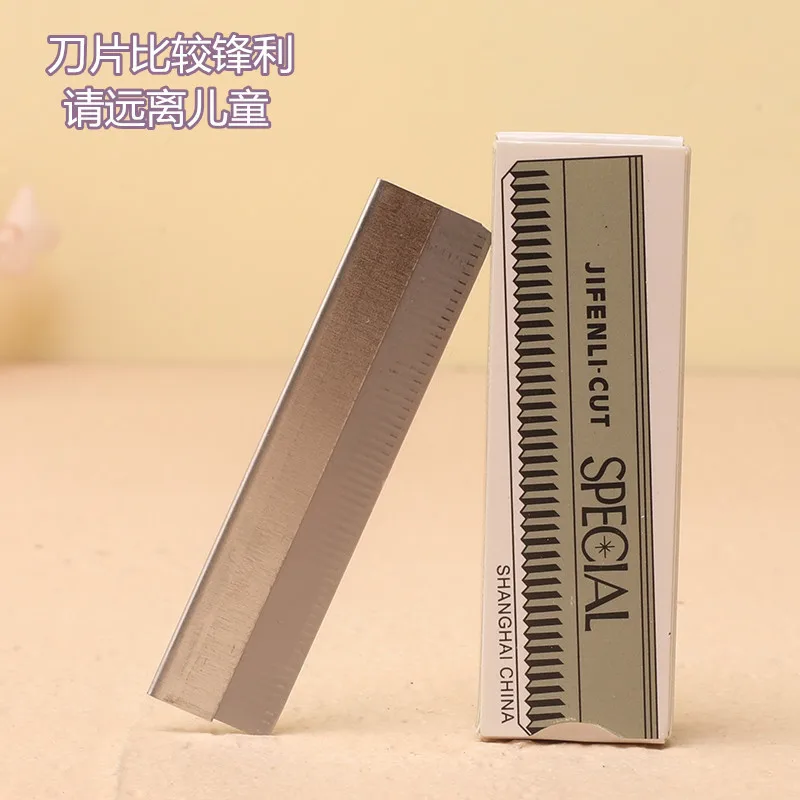 

Eyebrow Trimmer Stainless Steel Eyebrow Scraper-Piece Corrugated Blade Disposable Eyebrow Knife Tattoo Beauty MakeupTools