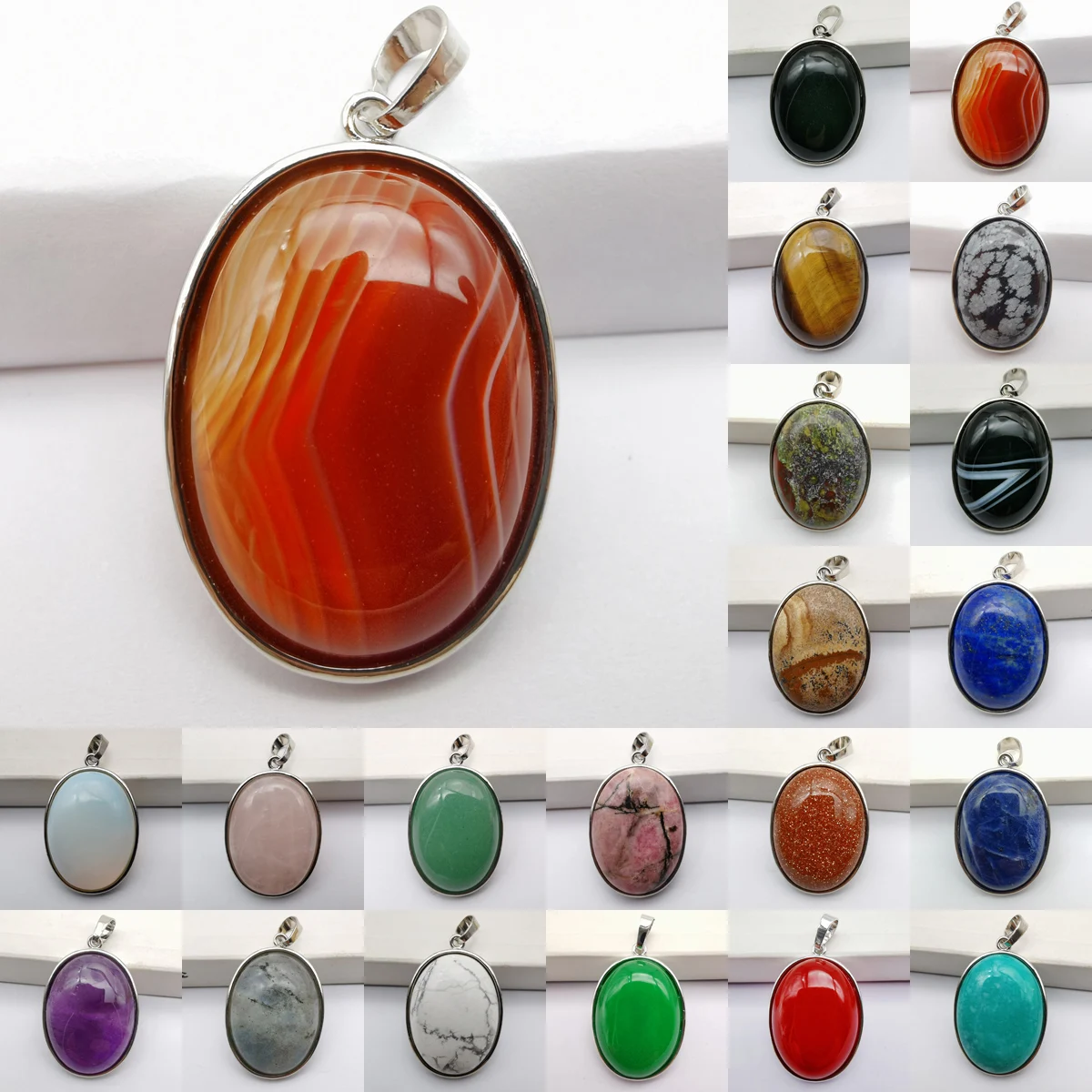 Овальный кулон в виде тигра