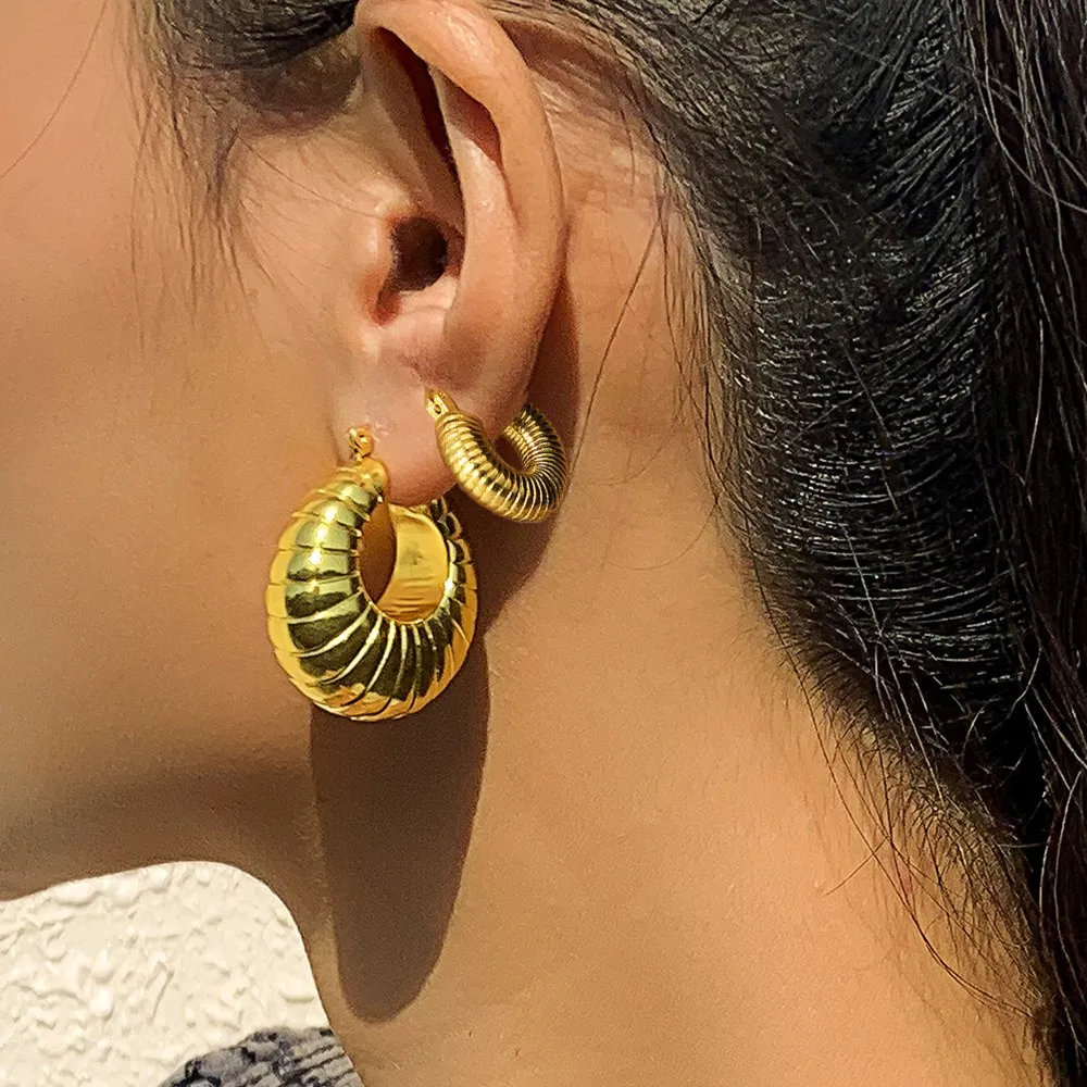 

Cosysail Simple Classic U Shape Earring for Women Fashion Vintage Gold Color Geometric Senior Light Luxury Earrings 2022 Jewelry