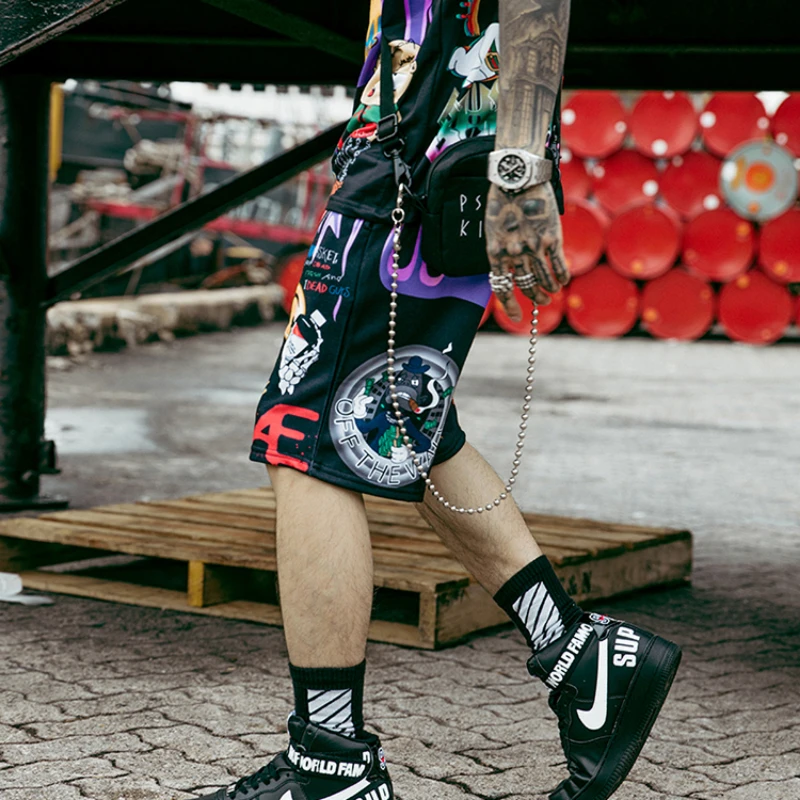 

Shorts Men Cartoon Graffiti Print Bermuda Beach Knee-length Shorts Hip Hop Elastic Waist High Street Summer Sweatpants