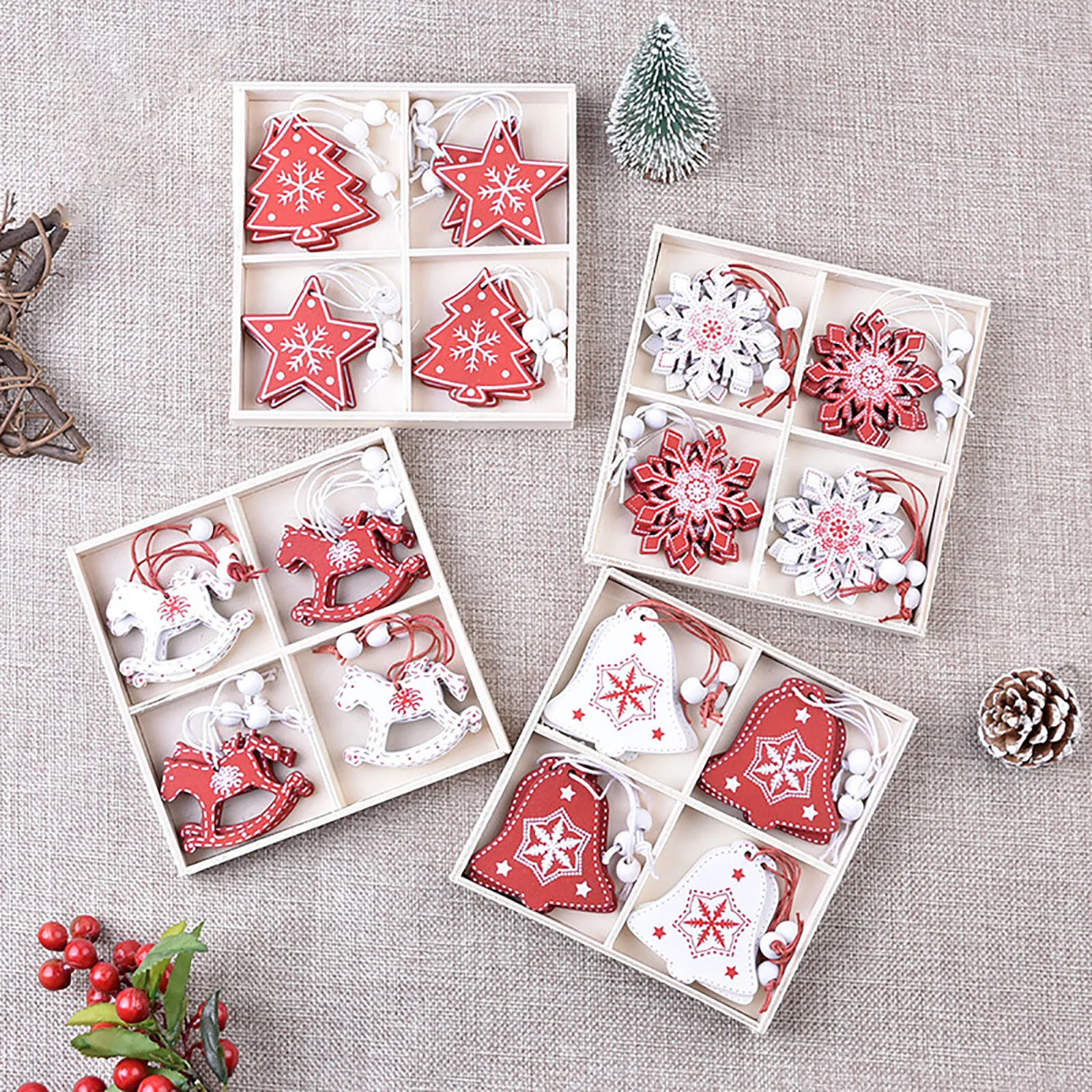 

12pcs/lot Christmas Tree Ornament Wooden Snowflake Hanging Pendants Xmas Decoration For Home New Year Kids Gifts Party Favors d4