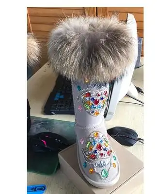 Зима; теплые ботинки с мехом; зимние сапоги Роскошная обувь с украшением в виде кристаллов Стразы Лук кожи; нескользящая обувь из водонепроницаемого материала с утолщенной подошвой; Лидер продаж - Цвет: Бежевый