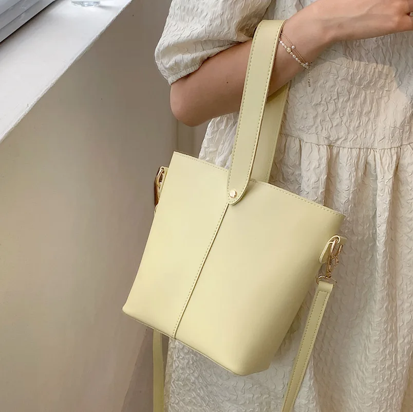 

European and American autumn small fresh bags2021new trendy fashion messenger bag ladies luxury one-shoulder portable bucket bag