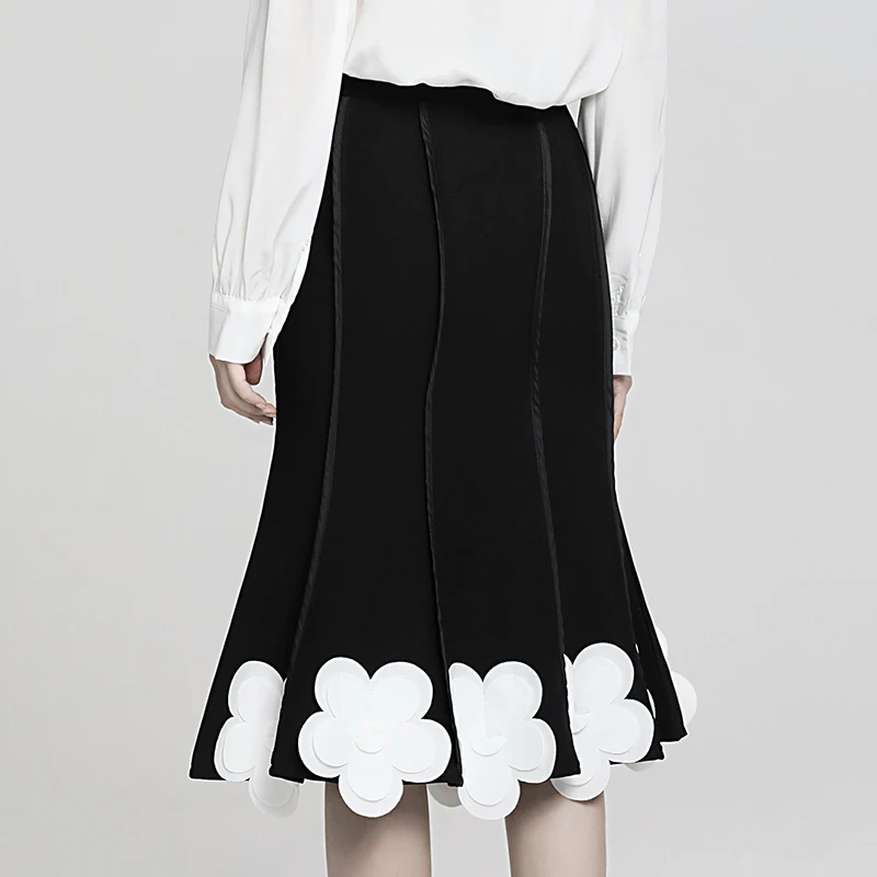 

VGH Hit Color Patchwork Appliques Skirt For Women High Waist Elegant Bodycon Pleated Midi Skirts Female 2021 Fashion Spring Tide