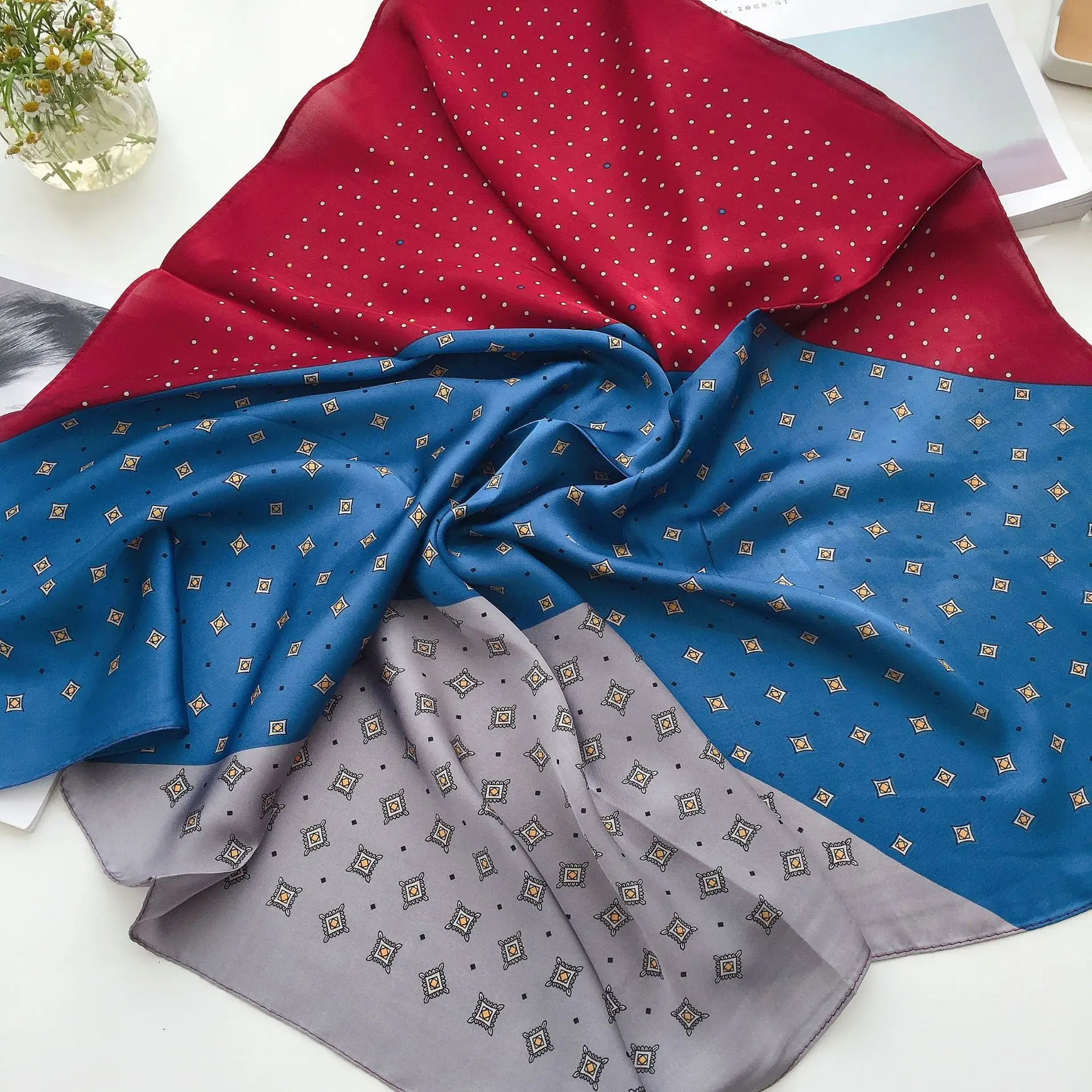 

Yishine 2021 70x70cm Colorful Splicin Pattern Print Square Scarf Women Bandana Hairband Lady Head Wraps Female Shawl Neckerchief