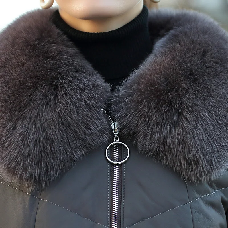 Рисунок 3 - Женский пуховик из овчины с воротником из лисьего меха