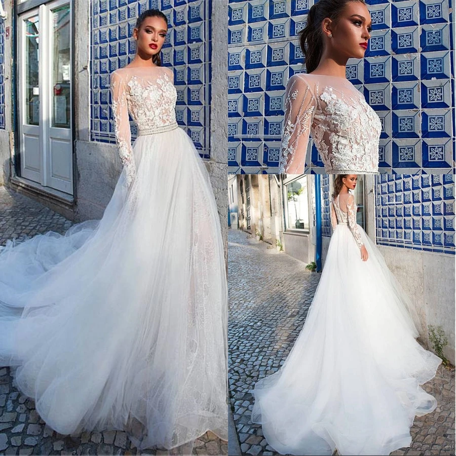 

Кружевное платье-трапеция из тюля, с длинным рукавом