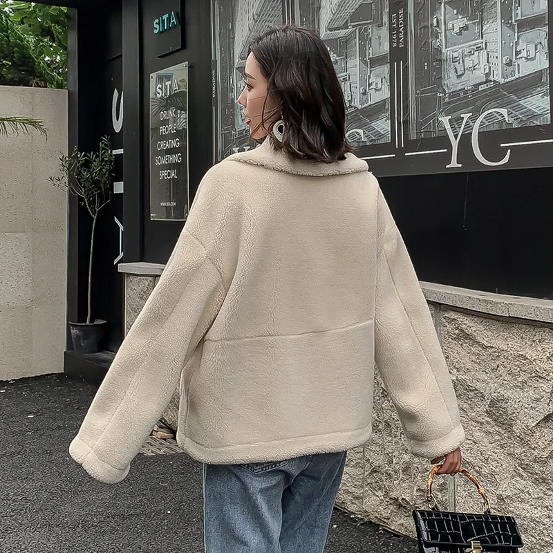 

2021 autumn and winter new Korean version of wild lamb wool short coat women's casual loose small top coat