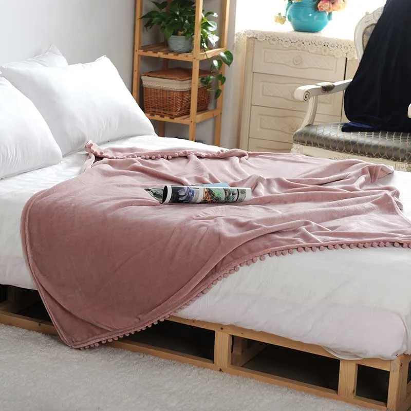 Мягкое теплое одеяло из кораллового флиса желто-зеленое зимнее с ворсом