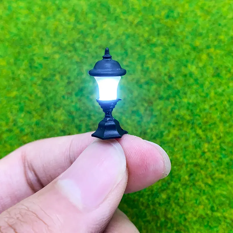 

2PCS HO Scale Lawn Lamp Model Railway Train Lamps Leds, Miniatures Garden Lawn Grassplot Street Lgihts