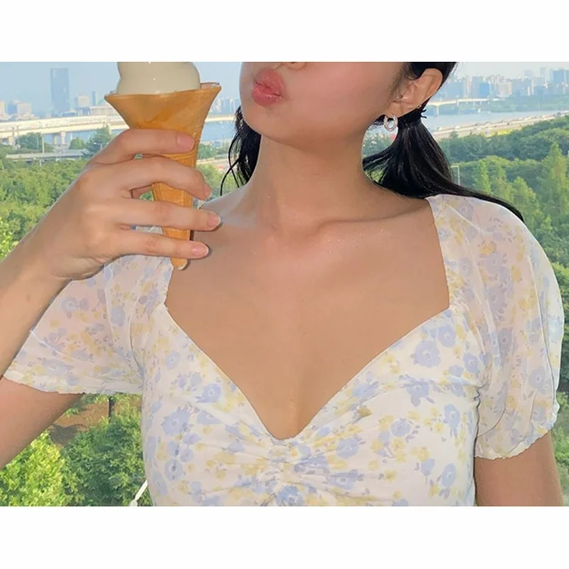 

Spring Summer Women's Sexy V-neck Short-sleeved Tops Floral Print Ruffled Chiffon Shirt New Female European and American 2021