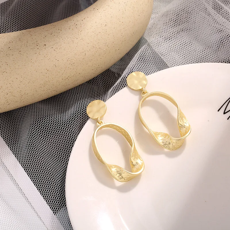 

European and American geometry is irregular contracted metal matte earring nail, the earring of temperamental vogue woman