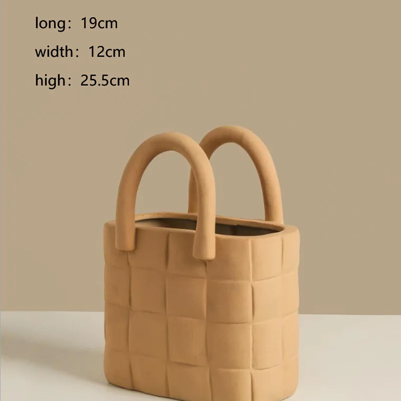 

Bag vases, flower arrangements, hand-held flower baskets, shopping baskets, decorations, ceramics