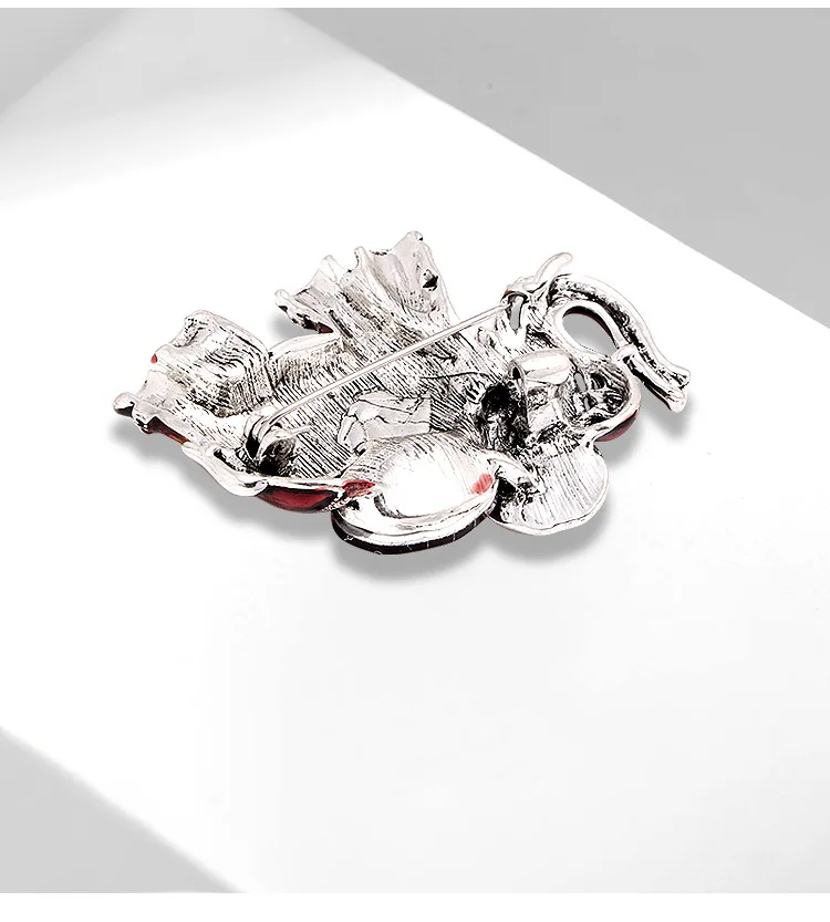 

Rhinestone Elephant Enamel Pin Metal Animal Brooches For Women Men Party Pins Badge Cute Brooch Christmas Gift Jewelry