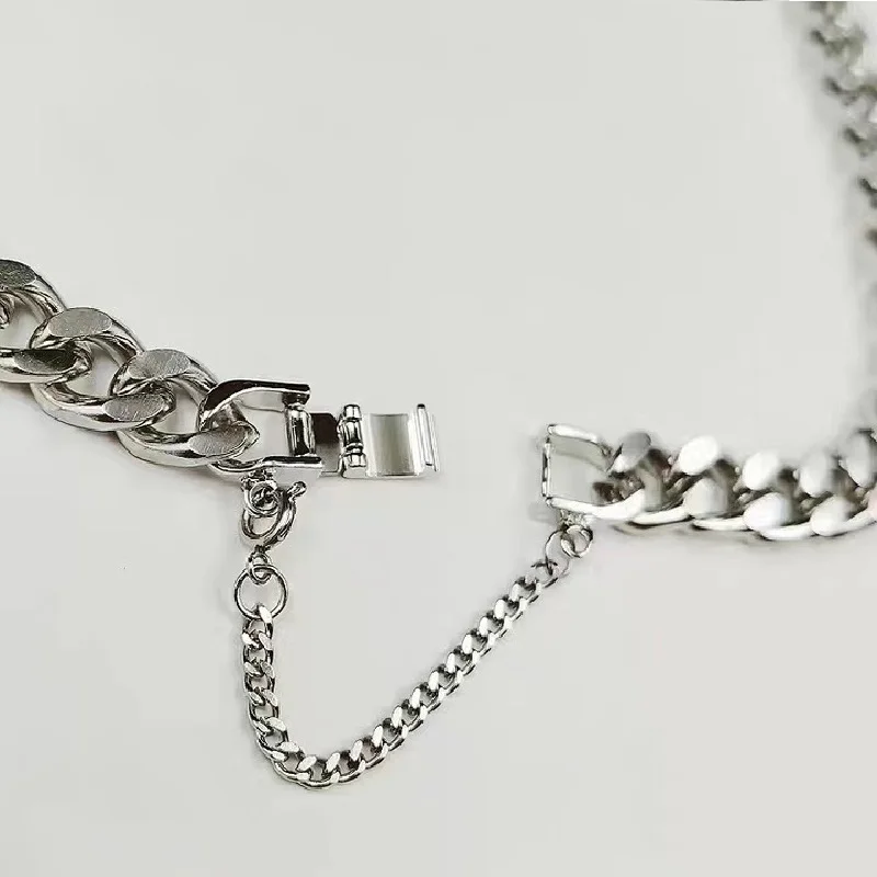 

Hip-Hop Hipster Buckle Chain Stainless Steel Bracelet for Women Star with the Same Simple and Versatile Bracelet Accessories