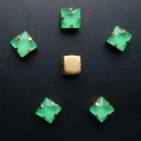 A10 Emerald Золотой Коготь 50 шт/уп желе конфеты и AB цвета стекло кристалл 8 мм квадратной формы пришить стразы бисер одежда diy отделка - Цвет: A10 Emerald