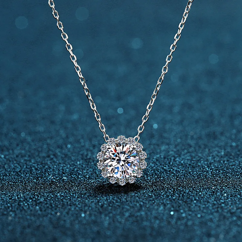 

Trendy 925 Sterling Silver 1 Carat D Color Moissanite Daisy Clavicle Necklace for Women Jewelry Platinum Charm Pendant Necklace