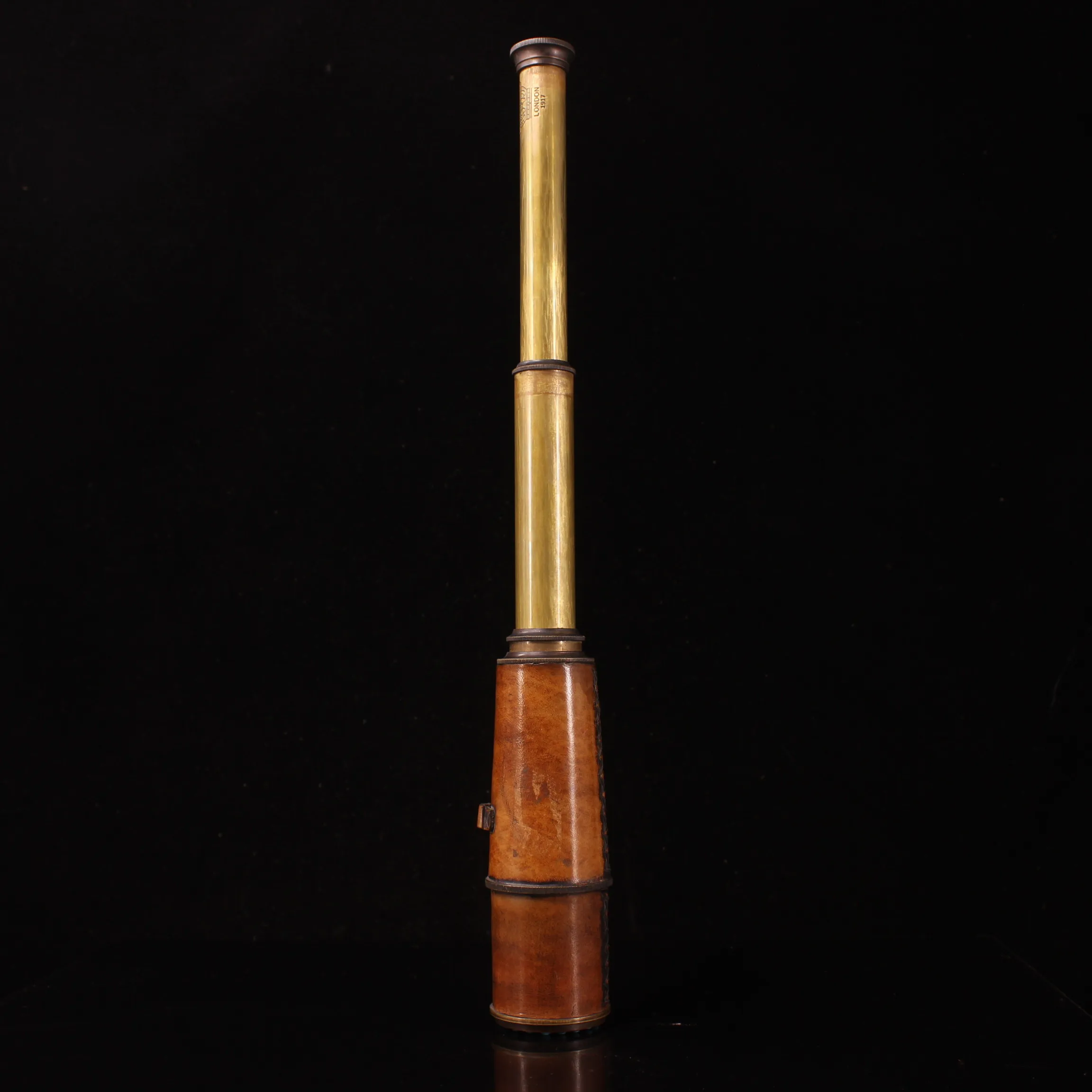 

Женский Телескопический телескоп из воловьей кожи с бронзовым покрытием в стиле поздних династии Цин