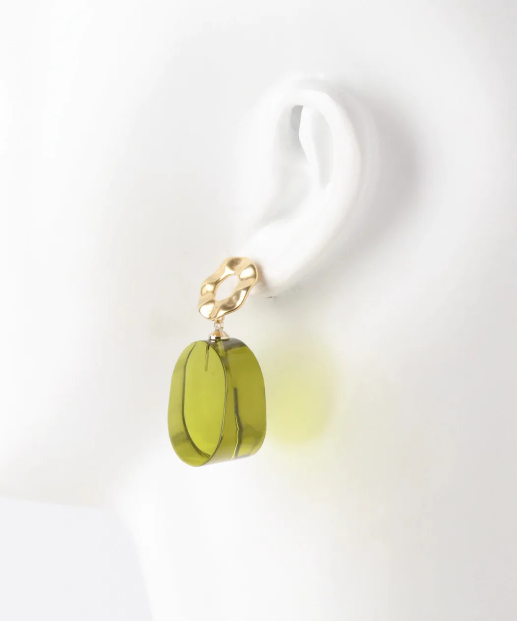 

Japanese transparent resin pendant earrings
