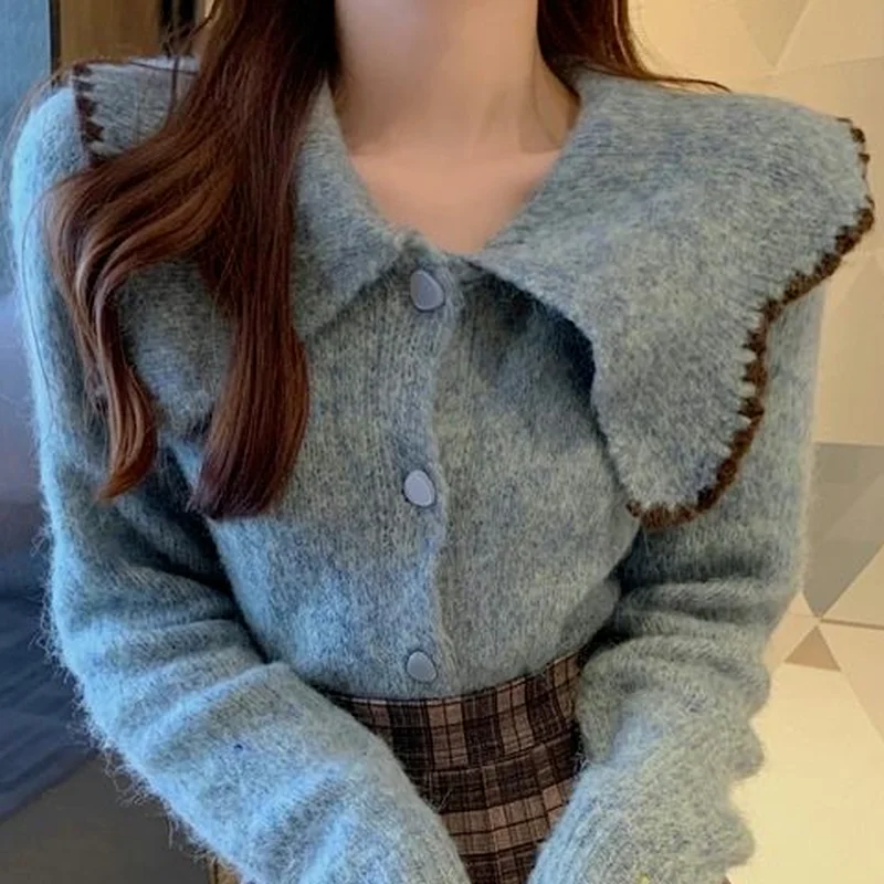 Женский трикотажный кардиган в стиле ретро укороченный облегающий винтажном с