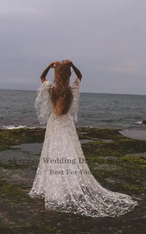 Verngo Sparkles Counting Stars Beach Wedding Dress Boho Lace Shine Beads Long Sleeves Modern Bohemian Bridal Gowns Glisten 2022