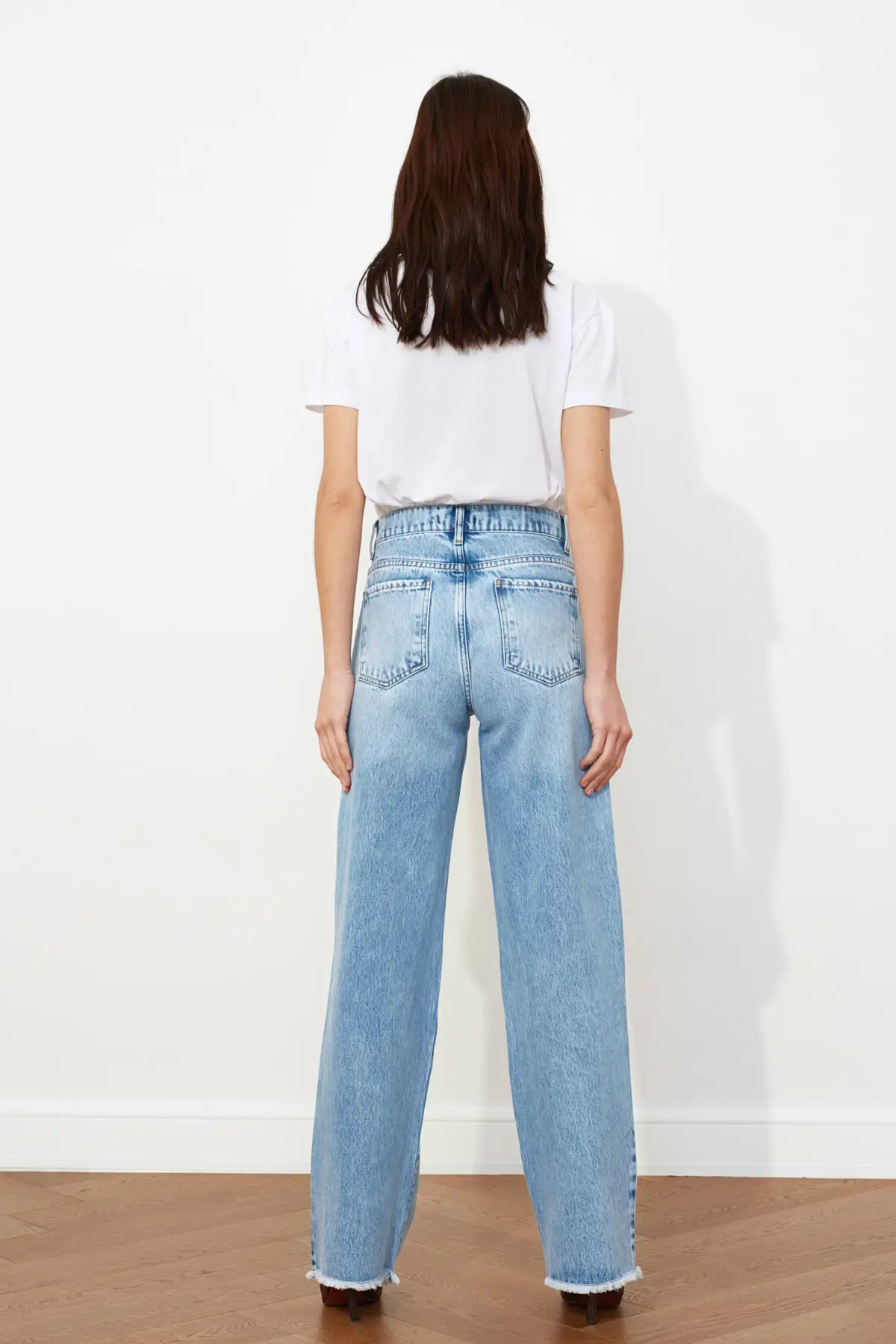 

Trendyol Ripped Detailed High Bel Wide Leg Jeans TWOSS21JE0341
