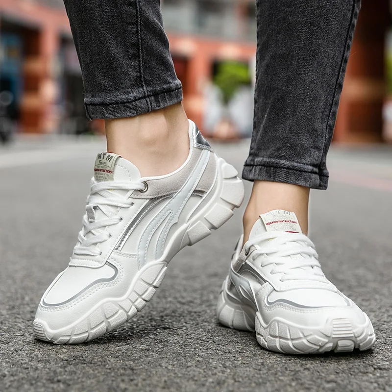 Женские спортивные кроссовки DR.EAGLE белые на массивной платформе