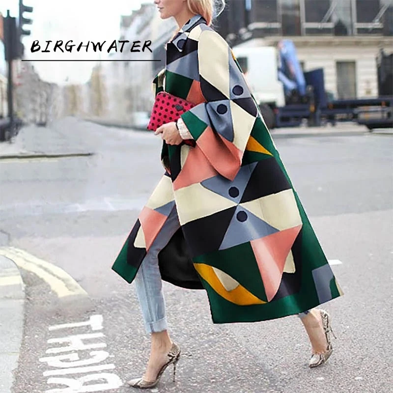 Пальто-кардиган женское осеннее длинное с геометрическим принтом и отложным