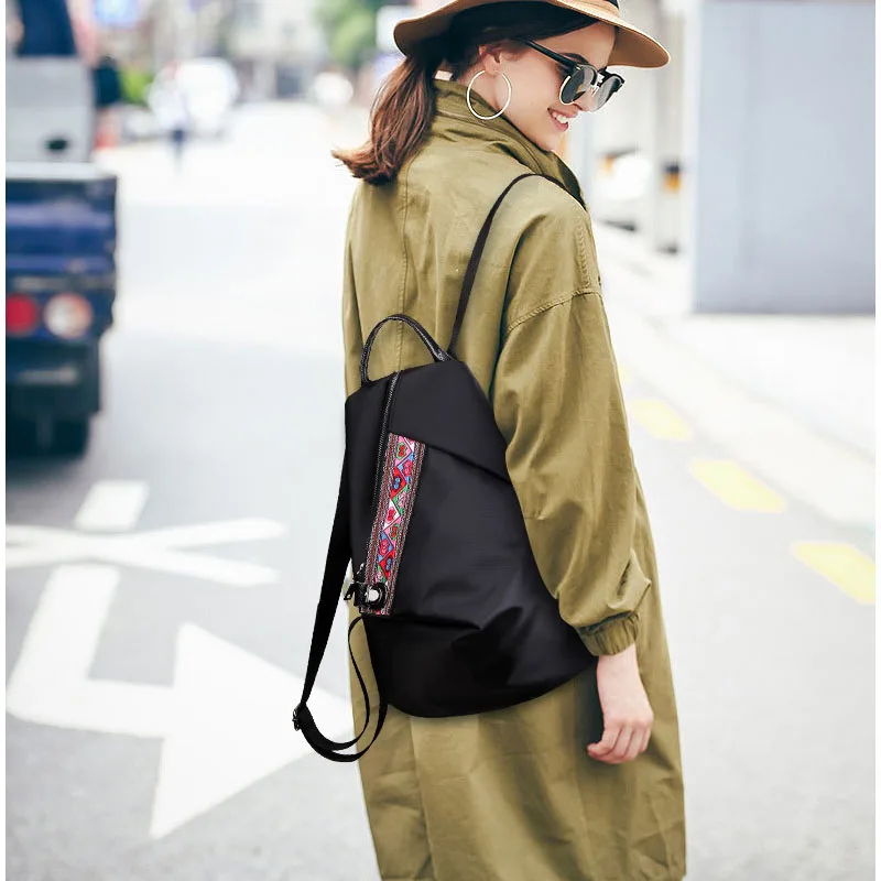 

Korean Version Of the Style Female Bag Solid Color Backpack Bright Silk Fabric Travel Outdoor Trend Wild Mummy Bag Baby Change Diaper Storage Bag Light Soft Flash Girl Young Men's Shoulder Bag Fashion Handbag Suitable
