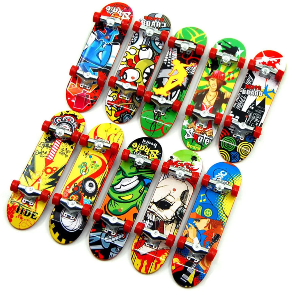 

6PCS Mini Skateboard Deck Truck Finger Board Park for Boy Kid Children Gift (Random Color)