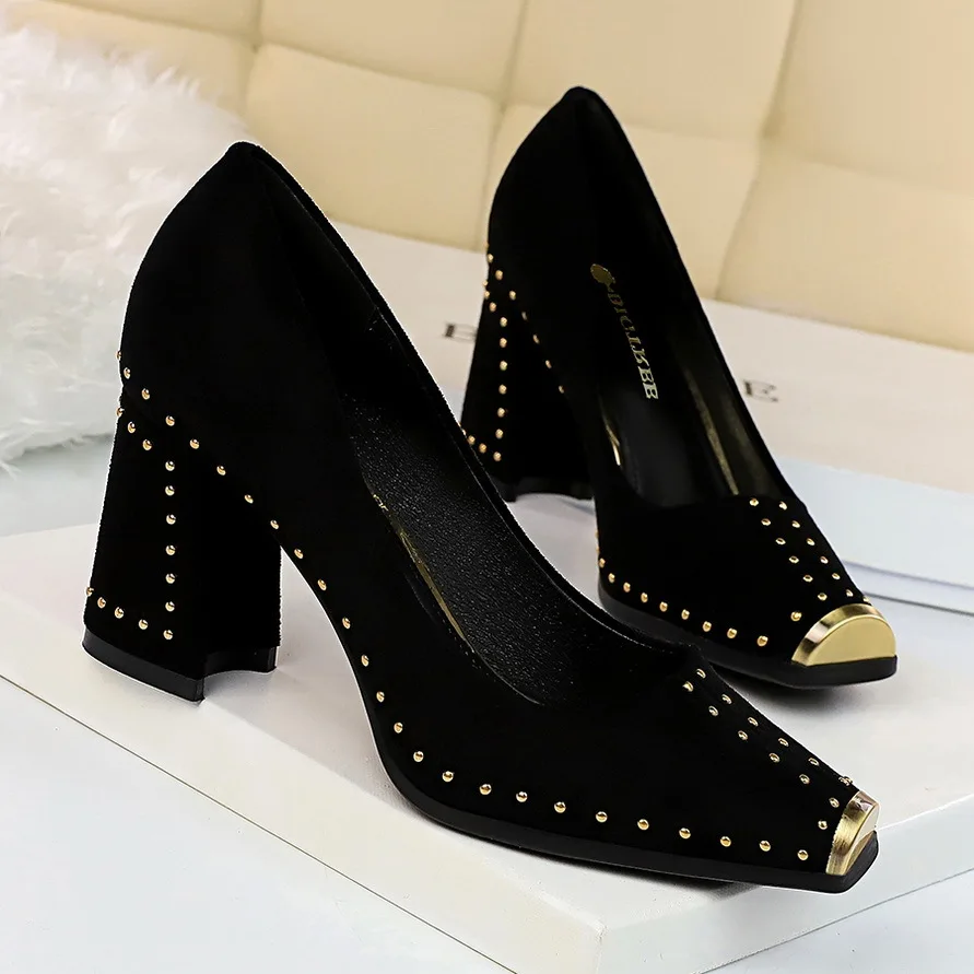 

Retro European and American fashion nightclub women's shoes thick high-heeled metal square toe shallow mouth rivet single shoes