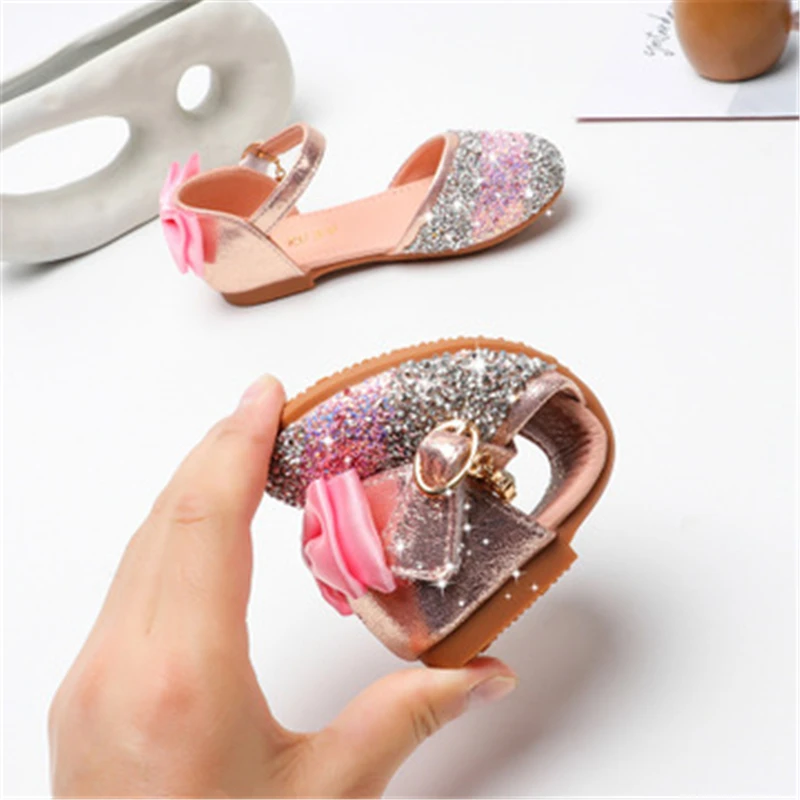 

NEW 2020 Fashion Girls Princess Sandals Children Summer soft Comfortable flat shoes Student Rhinestone Sequin Bowtie sandals 07A