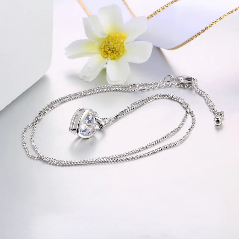 

2021 New Style Resplendent CZ Crystal Love Heart Pendant Fashion Charm Lady Silver Plated Necklace Elegant Women Wedding Jewelry