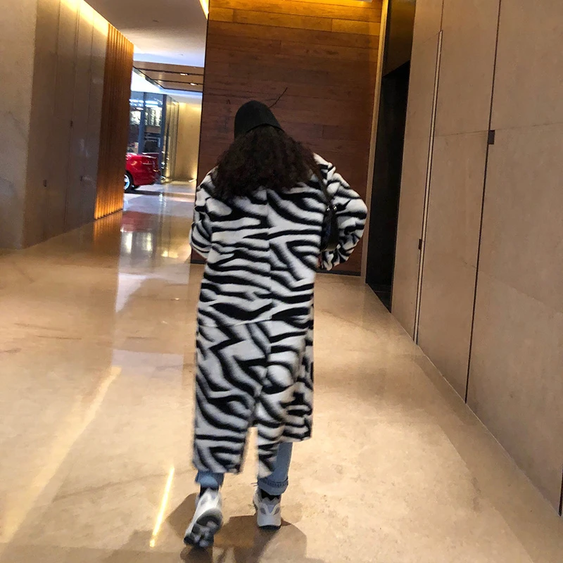 

[EAM] Loose Fit Black Zebra Pattern Big Size Long Woolen Coat Parkas New Long Sleeve Women Fashion Autumn Winter 2021 1DA474
