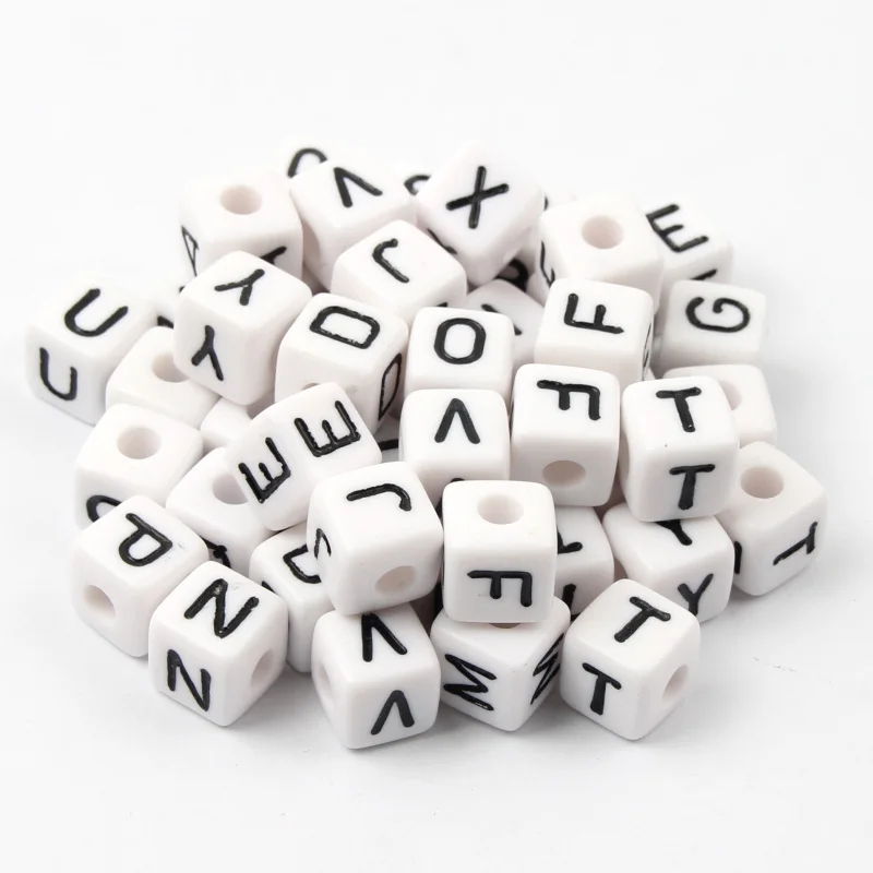 Акриловые бусины с буквами алфавита квадратные разделительные для изготовления