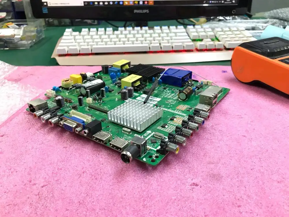 

Оригинальный 48S1 материнская плата тп. MT5507.PC821 с сенсорным экраном HV480FH2-600 LSC480HN10