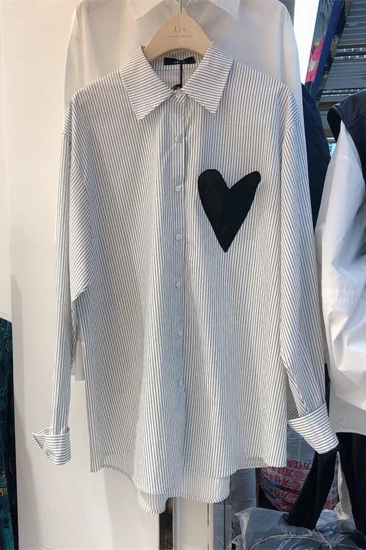 

2021 Spring Korean Fashion Striped Shirt Embroidery Heart Loose Blouse Long Sleeve Single-breasted Long Top Women