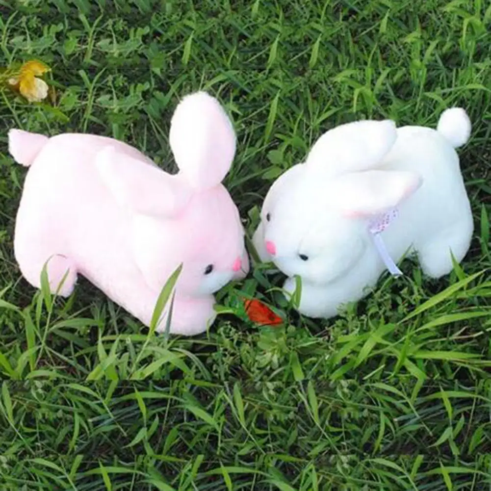 Новый розового и белого цветов в виде симпатичных животных лежащий кролик